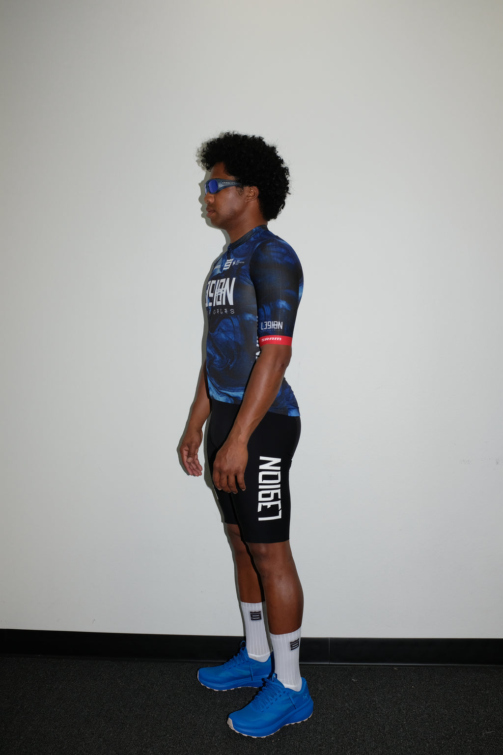 L39ION OF LOS ANGELES MENS VECTOR BIBS