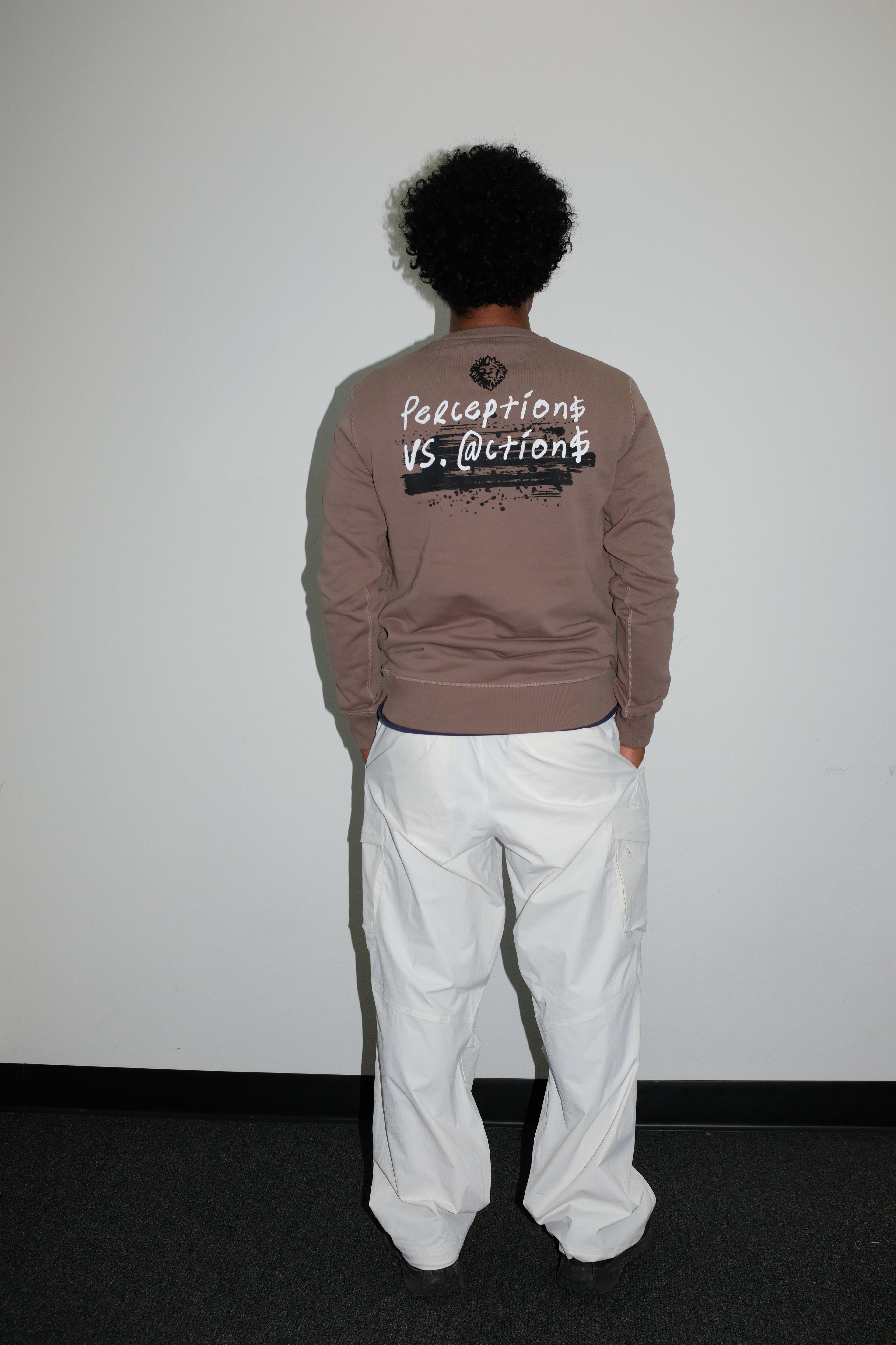 L39ION CREW NECK SWEATER