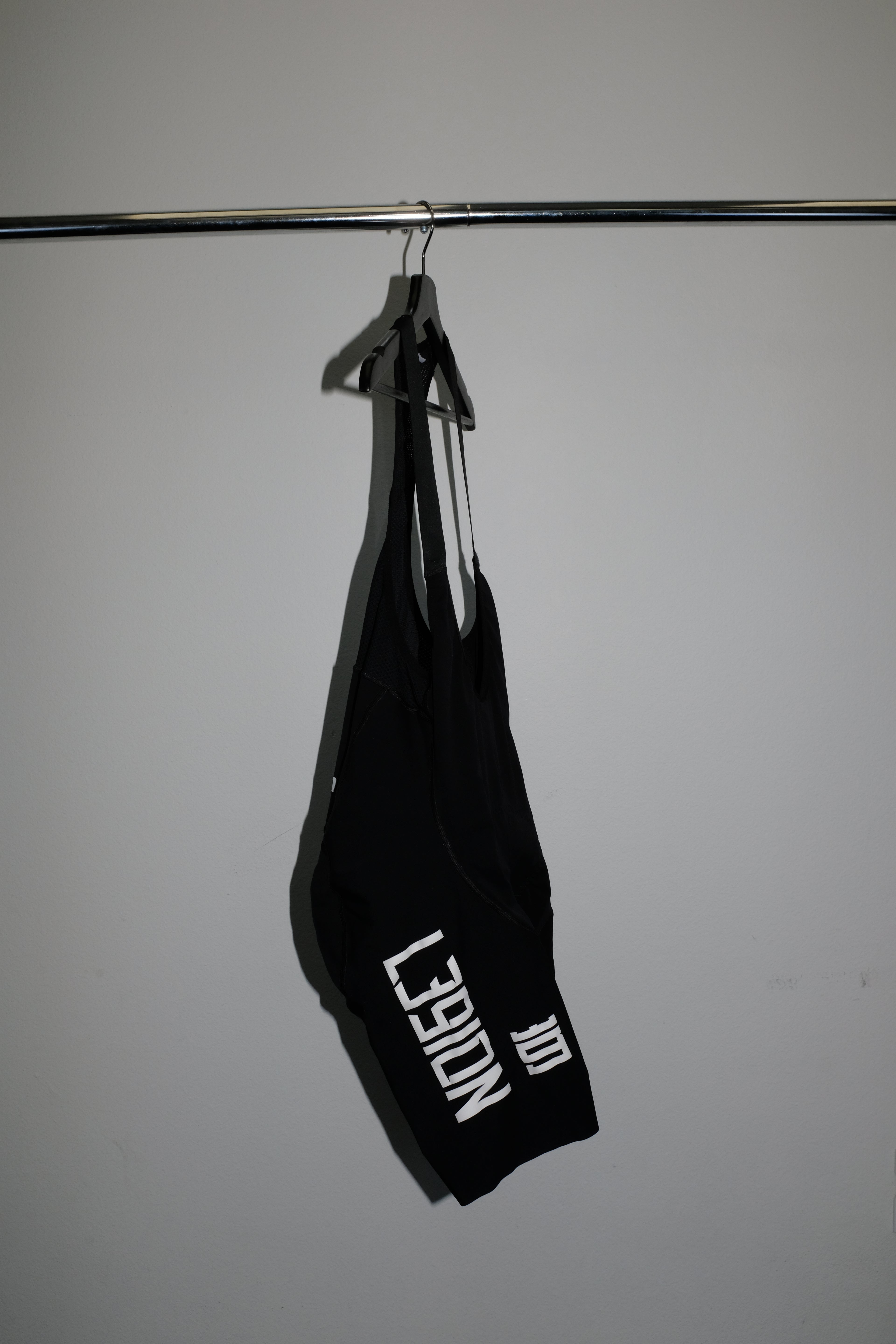 L39ION OF LOS ANGELES MENS VECTOR BIBS
